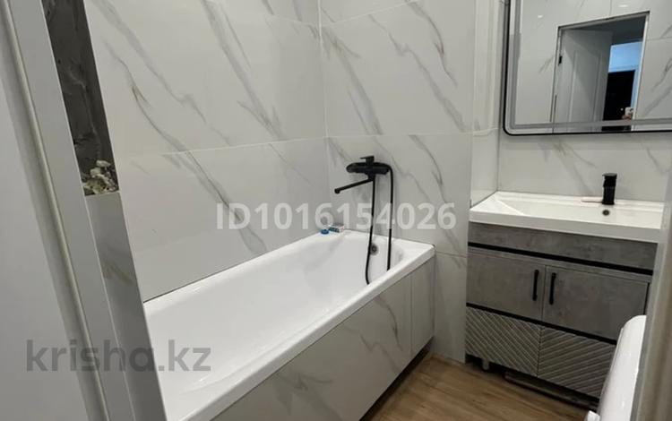 3-комнатная квартира · 74 м² · 4/12 этаж, Кошкарбаева 39в/1 за 300 000 ₸ в  — фото 2