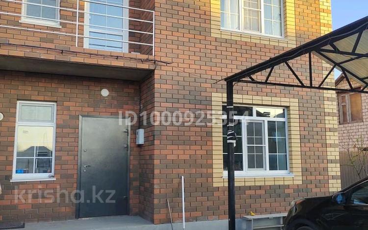 Отдельный дом · 4 комнаты · 180 м² · 2 сот., мкр Северо-Восток, Жазира 82/2 — Пересечение коняхина за 68 млн 〒 в Уральске — фото 2