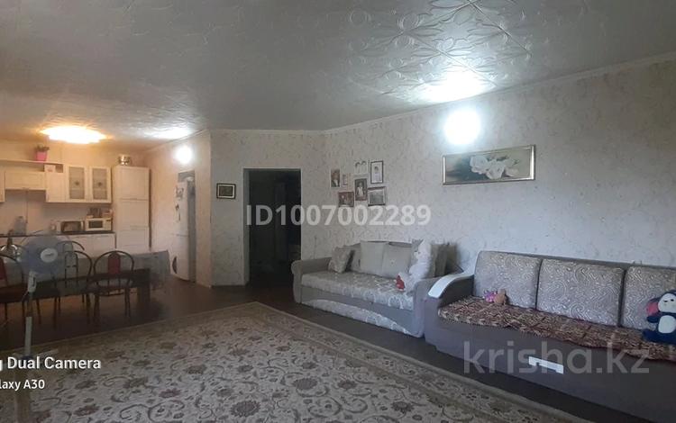 Отдельный дом · 3 комнаты · 100 м² · 8.4 сот., Мкр 7А 3а за 23 млн ₸ в Аксае — фото 2
