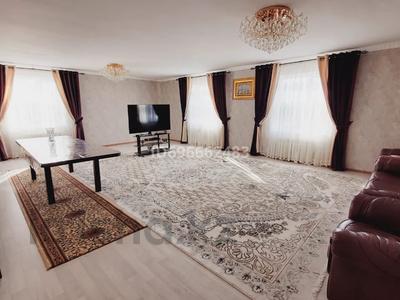 Отдельный дом · 7 комнат · 360 м² · 10 сот., Самал — Старый аэропорт за 80 млн 〒 в Уральске