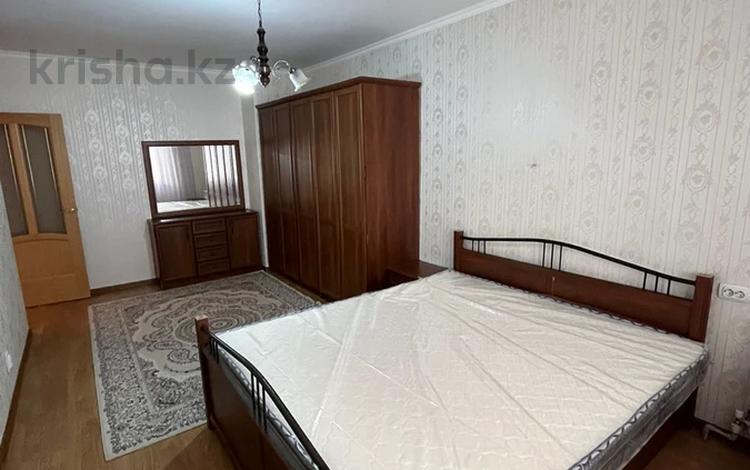 4-комнатная квартира, 100 м², 6/9 этаж помесячно, Сауран 7 за 270 000 〒 в Астане, Есильский р-н — фото 2