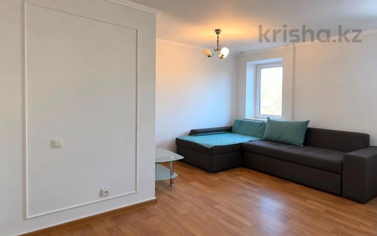 3-бөлмелі пәтер · 60 м² · 4/5 қабат, Самал 45а, бағасы: 150 000 ₸ в Талдыкоргане, мкр Самал — фото 2