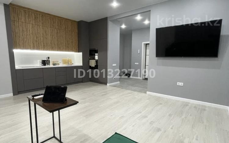 2-комнатная квартира · 66 м² · 16/16 этаж, 17-й мкр 23 за 35 млн ₸ в Актау — фото 2