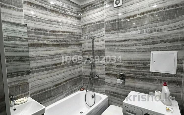2-бөлмелі пәтер · 80 м² · 6/9 қабат, Жк. Жана Алем 11 Б — Рынок Мерей, бағасы: 37 млн ₸ в Атырау, мкр Авангард-2 — фото 2