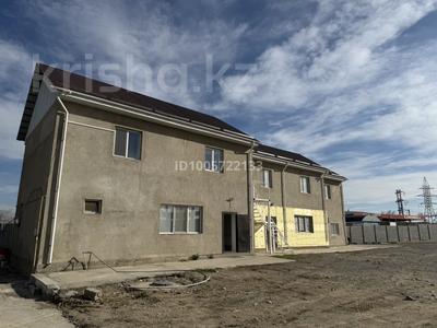 Свободное назначение, офисы, магазины и бутики, склады, общепит, салоны красоты, сельское хозяйство, бани, гостиницы и зоны отдыха, фитнес и спорт, медцентры и аптеки, образование, развлечения, конференц-залы, кабинеты и рабочие места, студии · 300 м² за 200 000 〒 в Таразе