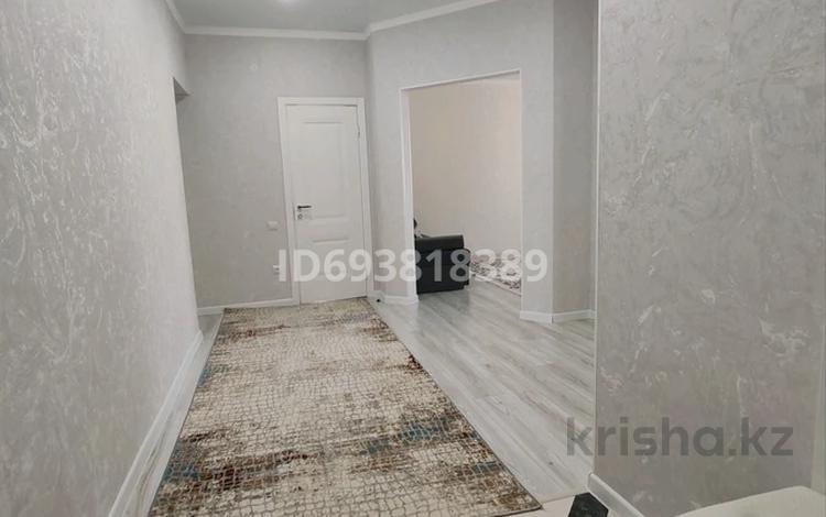 2-комнатная квартира · 76 м² · 4/5 этаж, мкр. Алтын орда, Мустафа Шокая 48В — Таулсиздик и Мустафа Шокая за 270 000 〒 в Актобе — фото 2