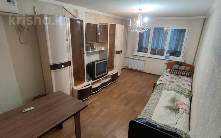 3-комнатная квартира, 56 м², 3/5 этаж помесячно, мкр Восток 18