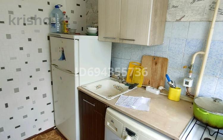 1-бөлмелі пәтер · 32 м² · 4/5 қабат, мкр Юго-Восток, строителей 29, бағасы: 13 млн ₸ в Караганде, Казыбек би р-н — фото 2