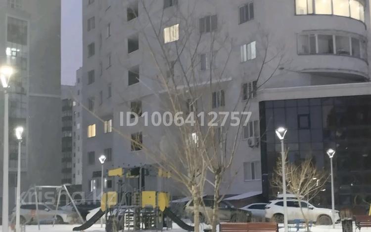3-бөлмелі пәтер · 101 м² · 10/17 қабат, Момышулы, бағасы: 41 млн ₸ в Астане, Алматы р-н — фото 2