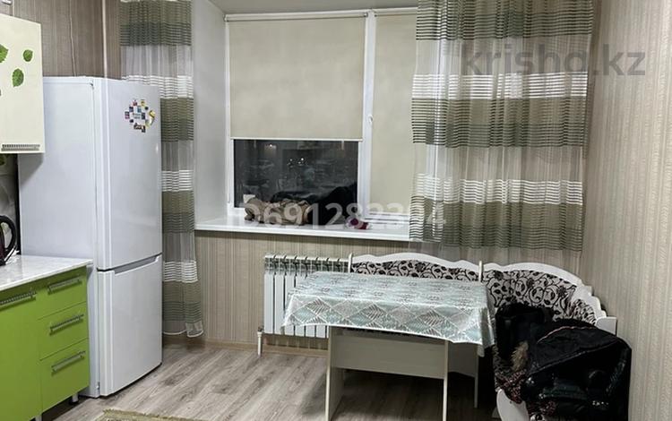 2-комнатная квартира, 60 м², 1/6 этаж помесячно, Юбилейный — Костанай Плаза