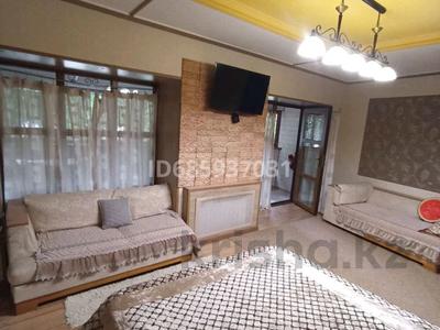 1-бөлмелі пәтер · 50 м² · 2/5 қабат, Шевченко 123 — Муратбаева, бағасы: 15 000 ₸ в Алматы, Алмалинский р-н