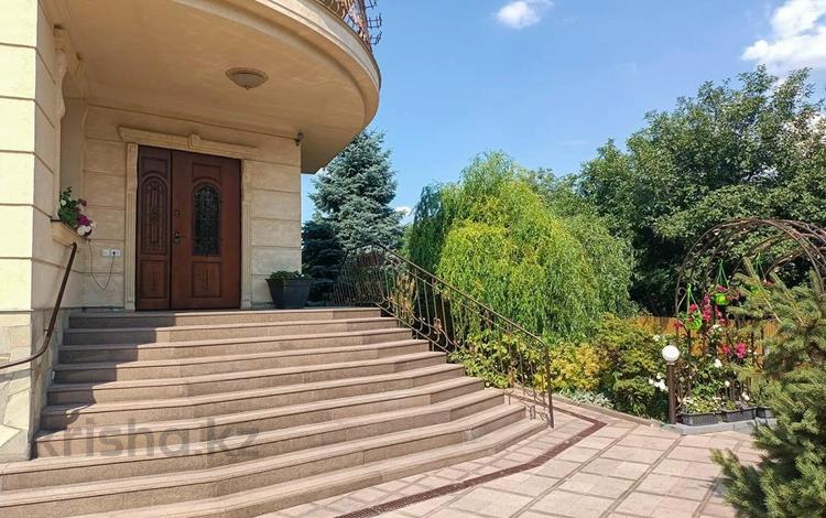 5-комнатный дом помесячно, 500 м², мкр Коктобе за 3.2 млн 〒 в Алматы, Медеуский р-н — фото 3