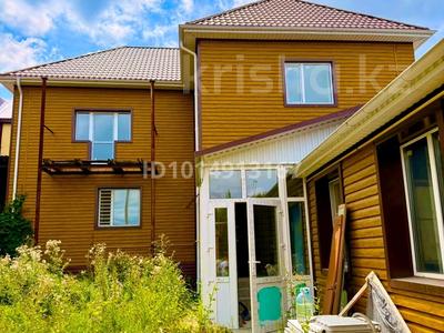 Отдельный дом · 8 комнат · 300 м² · 5 сот., Назарбаева — Назарбаева Баймагамбетова за 60 млн ₸ в Костанае