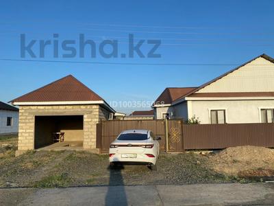 Отдельный дом · 4 комнаты · 200 м² · 10 сот., мкр Жулдыз-3, 13 за 36 млн 〒 в Атырау