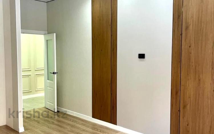 1-комнатная квартира · 51 м², мкр. Алтын орда, саздинское лестничество за 23 млн ₸ в Актобе — фото 2