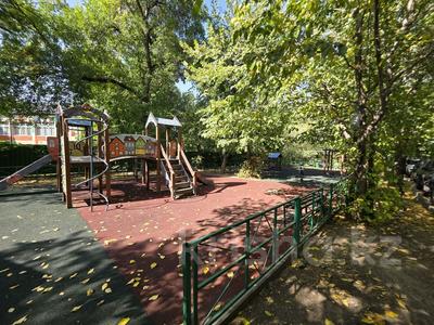3-бөлмелі пәтер · 60 м² · 4/4 қабат, №8 ш/а. 24 — метро Сайран, бағасы: 31.9 млн ₸ в Алматы, Ауэзовский р-н