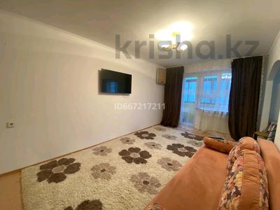 2-комнатная квартира · 50 м² · 2/5 этаж, мкр Центральный, Махамбета 128 б за 10 000 〒 в Атырау