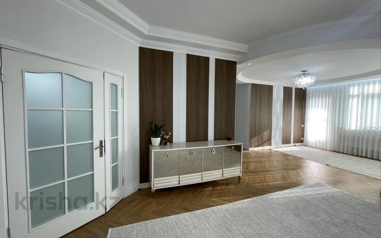 3-бөлмелі пәтер · 150 м² · 21/29 қабат, Габдуллина 17/1 — Кенесары, бағасы: 75 млн ₸ в Астане, р-н Байконур — фото 2