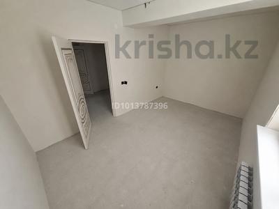 3-бөлмелі пәтер · 103 м² · 1/3 қабат, "Шығыс 2" ш/а., Мкрн Шыгыс 2 160, бағасы: 19 млн ₸ в Актау, мкр "Шыгыс 2"