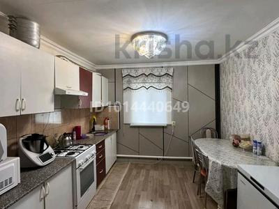 Часть дома · 2 комнаты · 56 м² · 8 сот., мкр Байтак, 8 4/2 — Бегис магазин карысы коше за 13 млн ₸ в Атырау, мкр	Байтак