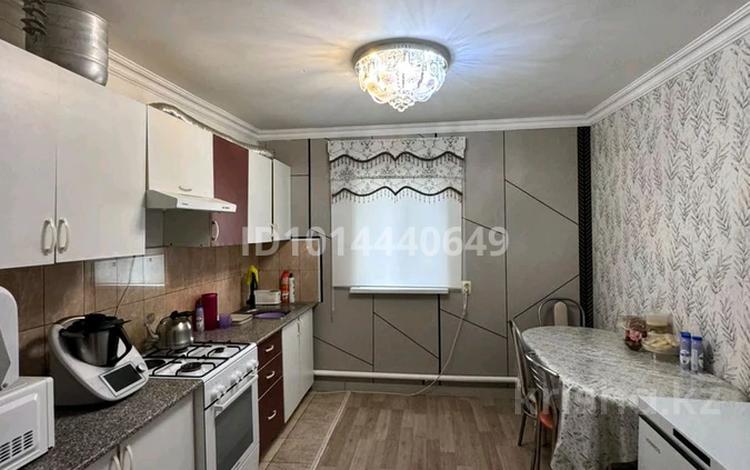 Часть дома · 2 комнаты · 56 м² · 8 сот., мкр Байтак, 8 4/2 — Бегис магазин карысы коше за 13 млн ₸ в Атырау, мкр	Байтак — фото 2