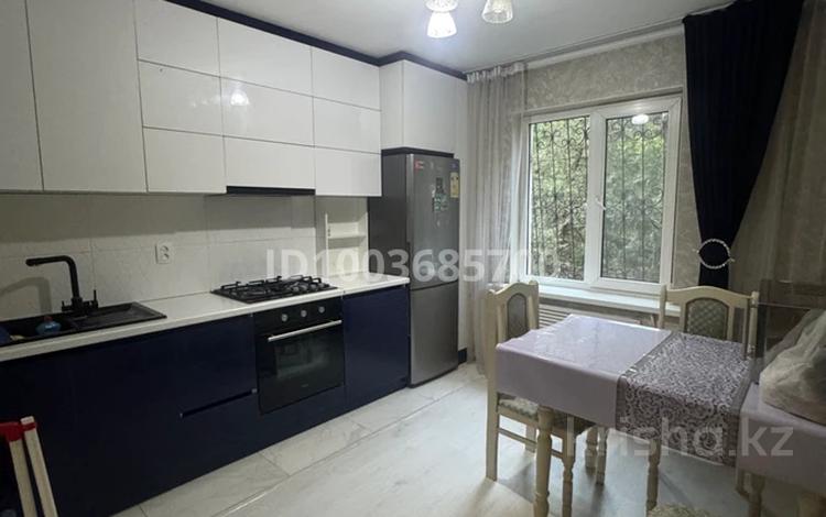 2-бөлмелі пәтер · 65 м² · 2/5 қабат, мкр Аксай-3А 63 — Яссауи, бағасы: 350 000 ₸ в Алматы, Ауэзовский р-н — фото 2