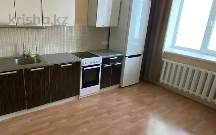 1-комнатная квартира, 40 м² помесячно,  Байтурсынова 37 — проспект Магжана Жумабаева