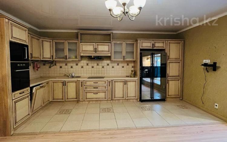 Отдельный дом · 7 комнат · 300 м², Арай за 1.2 млн 〒 в Астане, Есильский р-н — фото 31