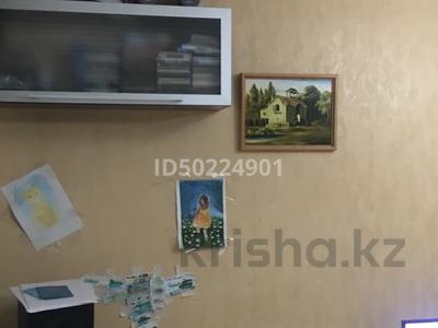 3-комнатная квартира, 55 м², 1/6 этаж, Толстого — Камзина за 17.5 млн 〒 в Павлодаре