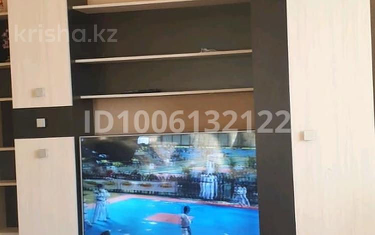 2-бөлмелі пәтер · 60.6 м² · 4/10 қабат, Гүлдер 3 ш/а., Мкр Юго-Восток, мкр Гульдер 1 31, бағасы: 220 000 ₸ в Караганде, Казыбек би р-н — фото 2