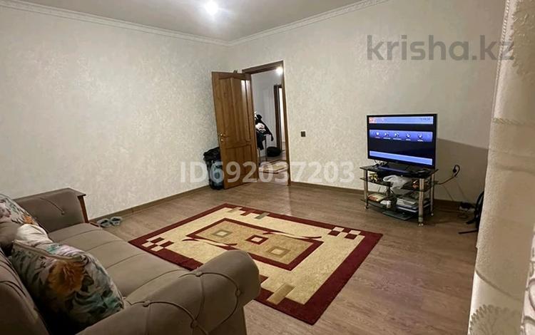 3-бөлмелі пәтер, 64 м², 5/10 қабат, Затаевича 83 — ТД &quot;Тайр&quot;, бағасы: 24.8 млн 〒 в Караганде, Казыбек би р-н — фото 2