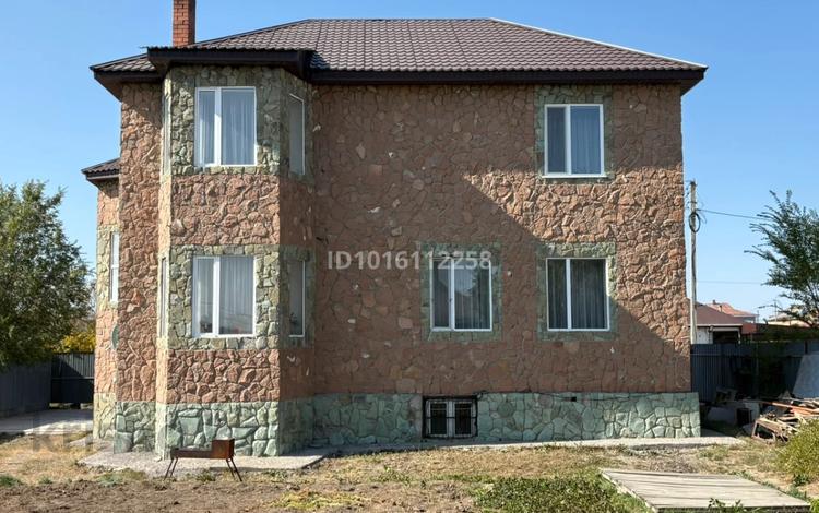 Жеке үй · 5 бөлме · 329.7 м² · 9 жүзд., Күнгей ш/а., Нила Мазитова 39 — Школа №26, бағасы: 70 млн ₸ в Караганде, Казыбек би р-н — фото 6