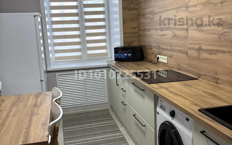 2-комнатная квартира · 50 м² · 3/5 этаж, Кенесары 17 за 25 000 ₸ в Бурабае — фото 2