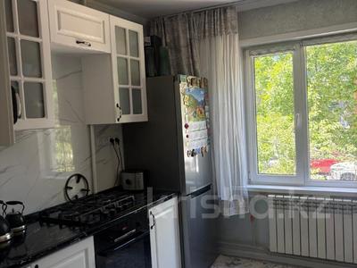 3-комнатная квартира · 70 м² · 2/5 этаж, мкр Мамыр-2, Шаляпина за 49 млн ₸ в Алматы, Ауэзовский р-н