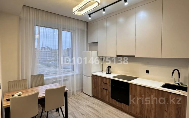 1-комнатная квартира · 40 м² · 4/9 этаж, Есенберлина 94 за 300 000 ₸ в Усть-Каменогорске — фото 2