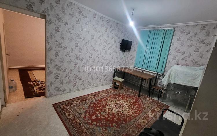 3-бөлмелі пәтер · 65 м² · 2/2 қабат, 1 мкрн 33 — Школа, центральный музей, бағасы: 3.4 млн ₸ в Курыке — фото 2