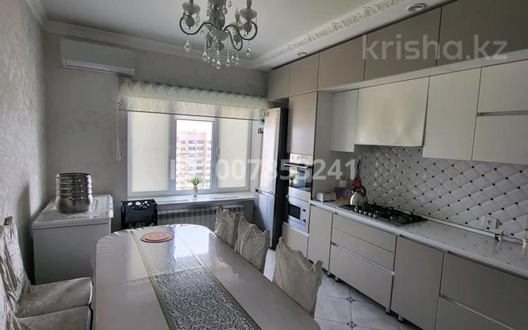 3-комнатная квартира · 100 м² · 10/10 этаж, мкр. Алтын орда, Алия Молдагулова — Мангилик Ел за 37.5 млн ₸ в Актобе — фото 2