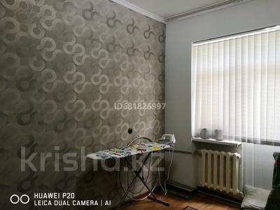 2-комнатная квартира, 45 м², 2/2 этаж, Гагарина — Толеби за 10 млн 〒 в Кентау
