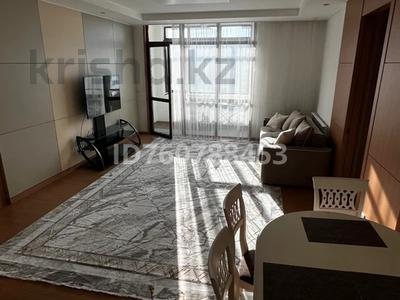 3-комнатная квартира · 110 м² · 17/25 этаж · помесячно, Кошкарбаева за 450 000 〒 в Астане, Алматы р-н