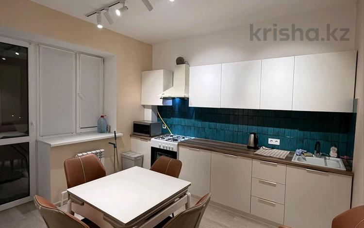 2-комнатная квартира · 72 м² · 9/9 этаж, мкр Нурсая, Таумуш Жумагалиев 15 — Модерн Сити за 250 000 ₸ в Атырау — фото 2