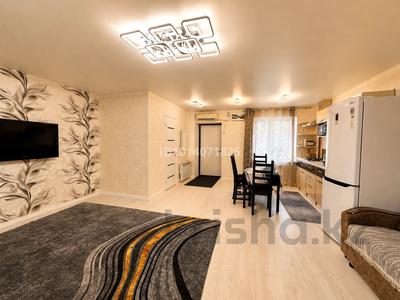 3-комнатная квартира · 55 м² · 2/4 этаж, 4-й мкр — За торговым центром ШУМ, рядом с парком Акбота за 20 000 ₸ в Актау