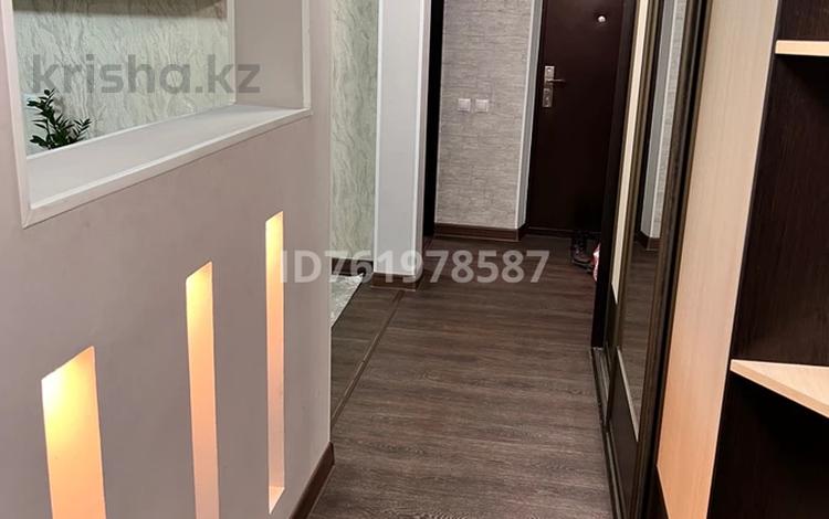1-комнатная квартира · 63 м² · 6/10 этаж, Славского 22 — Ауэзова за 15 000 ₸ в Усть-Каменогорске, Ульбинский — фото 2