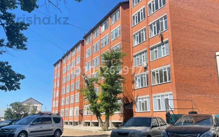 1-комнатная квартира · 50 м² · 5/6 этаж, Демократическая 44 — Демократическая за 22.5 млн ₸ в Уральске — фото 2