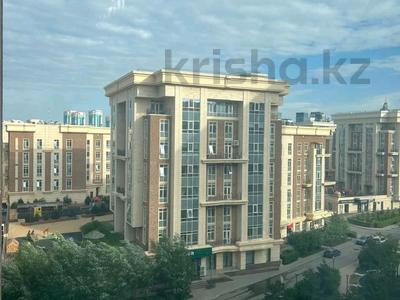 3-комнатная квартира · 110 м² · 8/8 этаж, Кабанбай батыра 9/6 за 550 000 〒 в Астане, Есильский р-н