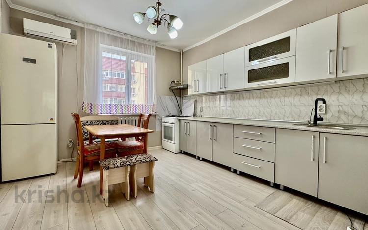 2-бөлмелі пәтер · 85 м² · 3/5 қабат, Мкр Думан 2 15, бағасы: 300 000 ₸ в Алматы, Медеуский р-н — фото 2