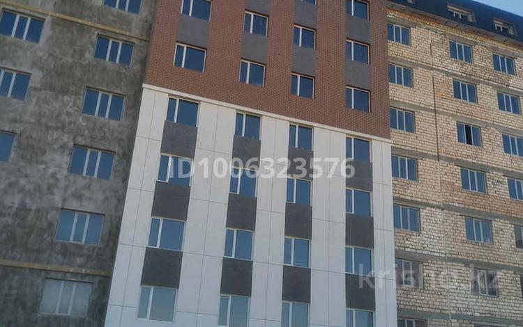 1-бөлмелі пәтер · 42 м² · 6/8 қабат, 41-й мкр 2, бағасы: 8.5 млн ₸ в Актау — фото 29