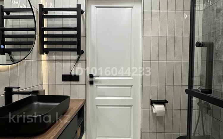 1-комнатная квартира · 36 м² · 2/5 этаж, Бухар жирау 44 — Центр города дом турандот кафе туман за 300 000 ₸ в Караганде, Казыбек би р-н — фото 2