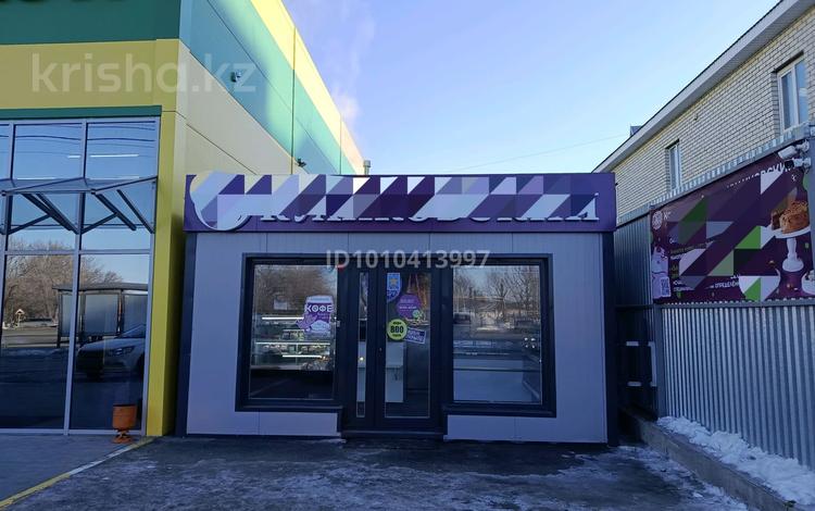 Дүкендер мен бутиктер · 15 м², бағасы: 4.9 млн ₸ в Уральске, мкр Омега — фото 2