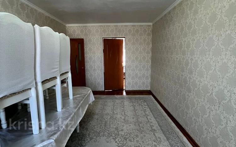 3-комнатная квартира · 62 м² · 4/5 этаж, мкр Каратау за 15 млн ₸ в Таразе — фото 2