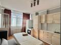 2-комнатная квартира · 57 м² · 4/10 этаж, мкр Жетысу-4 — Абая Момышулы за 320 000 ₸ в Алматы, Ауэзовский р-н — фото 3